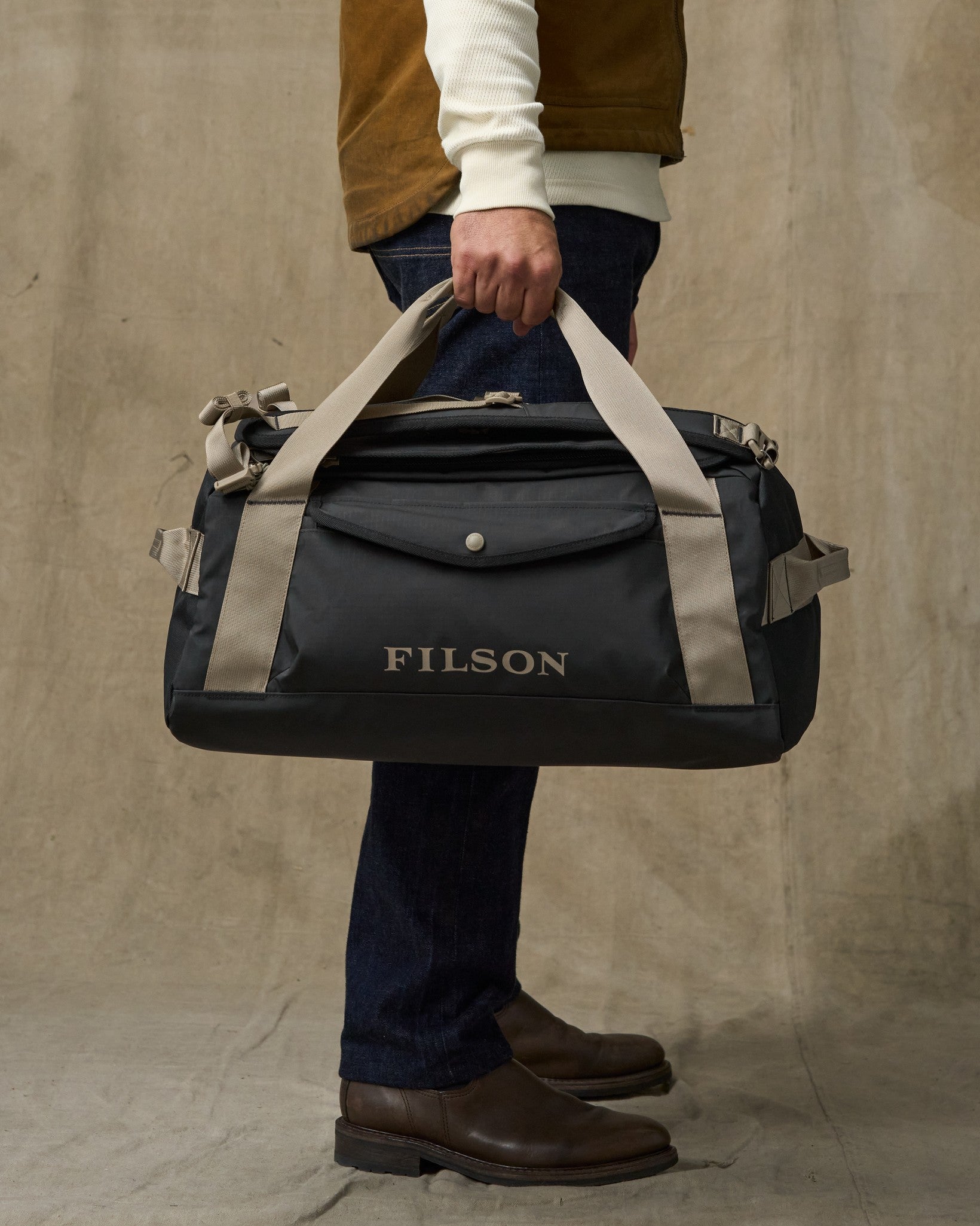 duffle bag with rain cover Filson All-Weather 40L Duffle Bag - Black/Covert