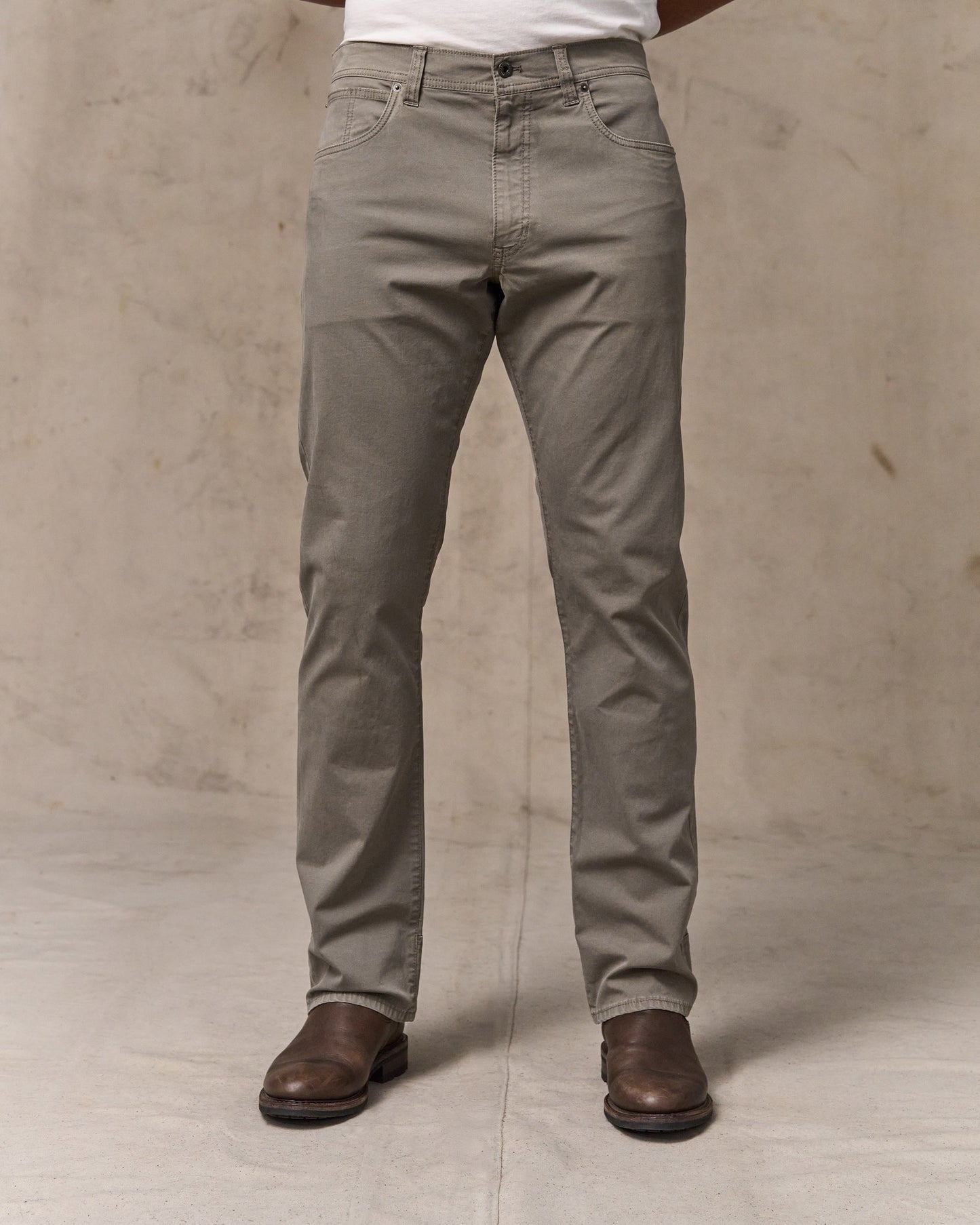 image of a model wearing Filson's Granite Mountain 5-pocket Pants - Hawk Brown|Model is 6'2" wearing a size 34x32