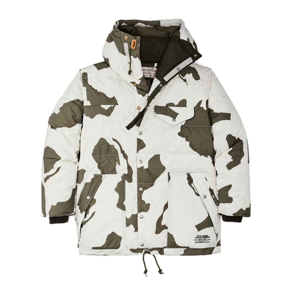 Front-facing image of the Filson Chilkoot Pass Expedition Parka - Snow Camo