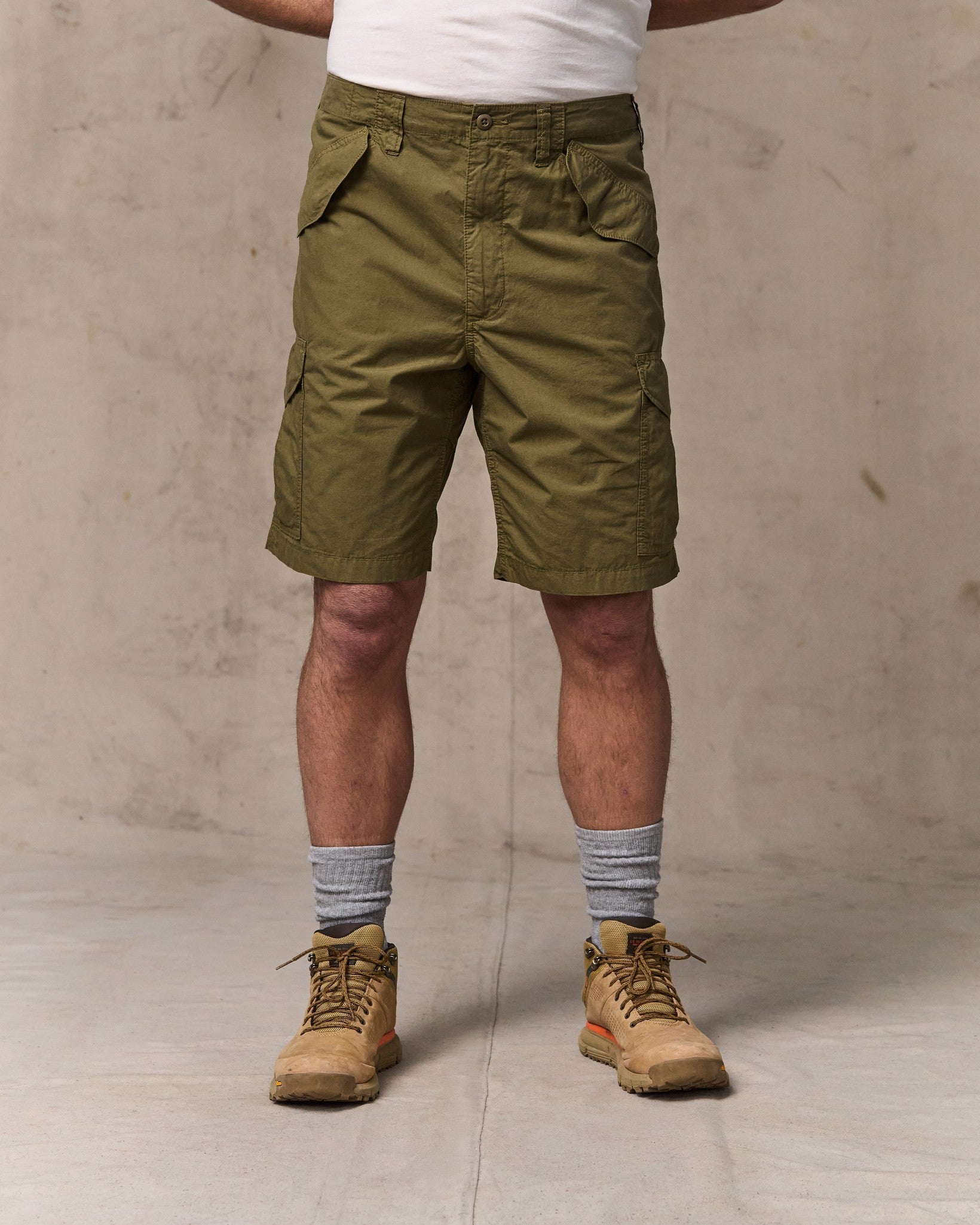 Filson Tropical Poplin Cargo Short in Military Olive