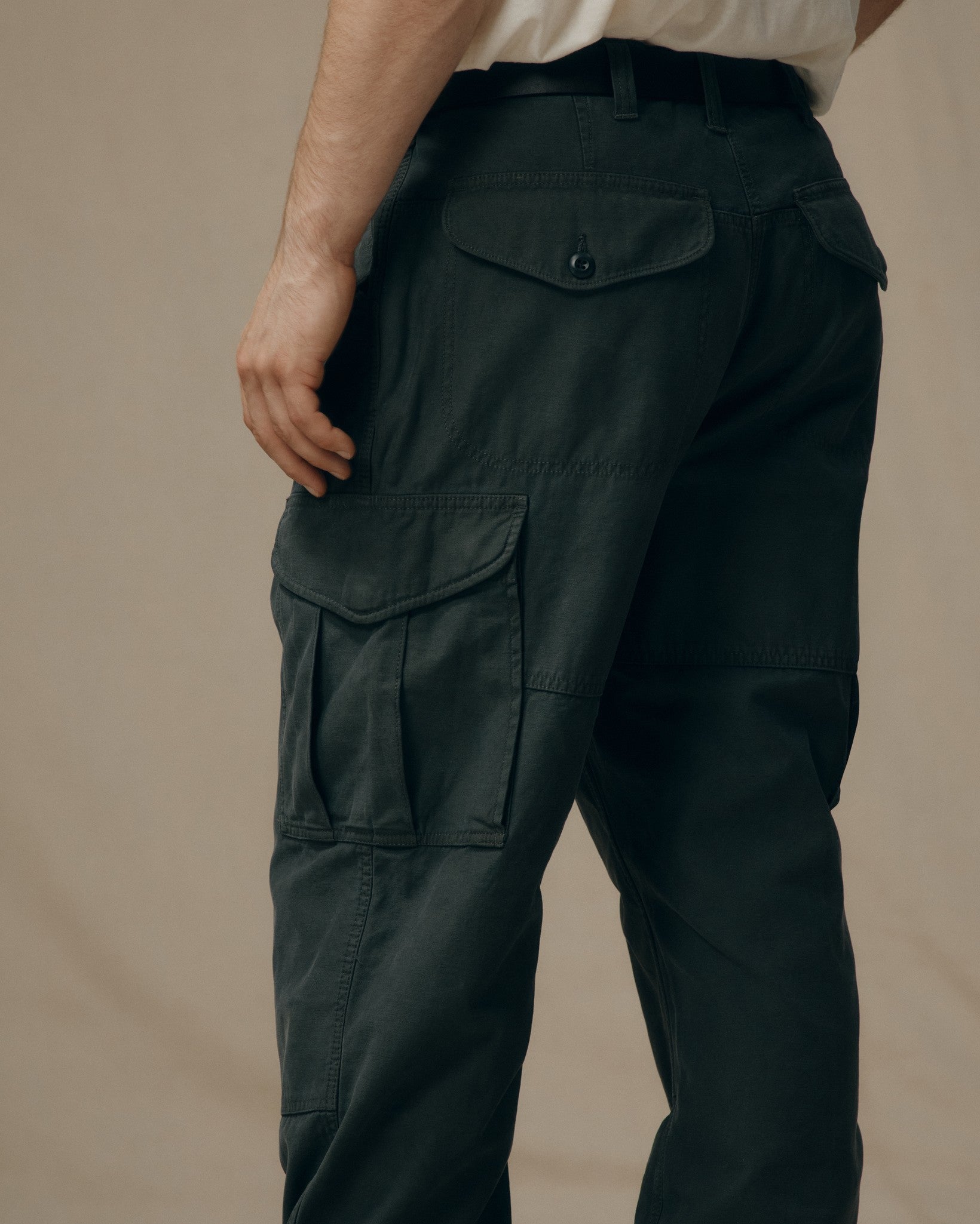 DEVIN is 6' wearing a size Medium