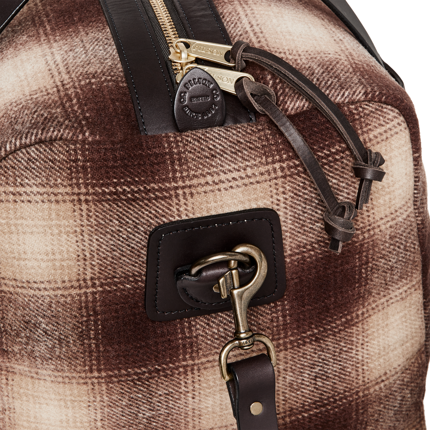 Alternate view of the Filson Medium Mackinaw Wool Duffle - Brown / Tan Ombre