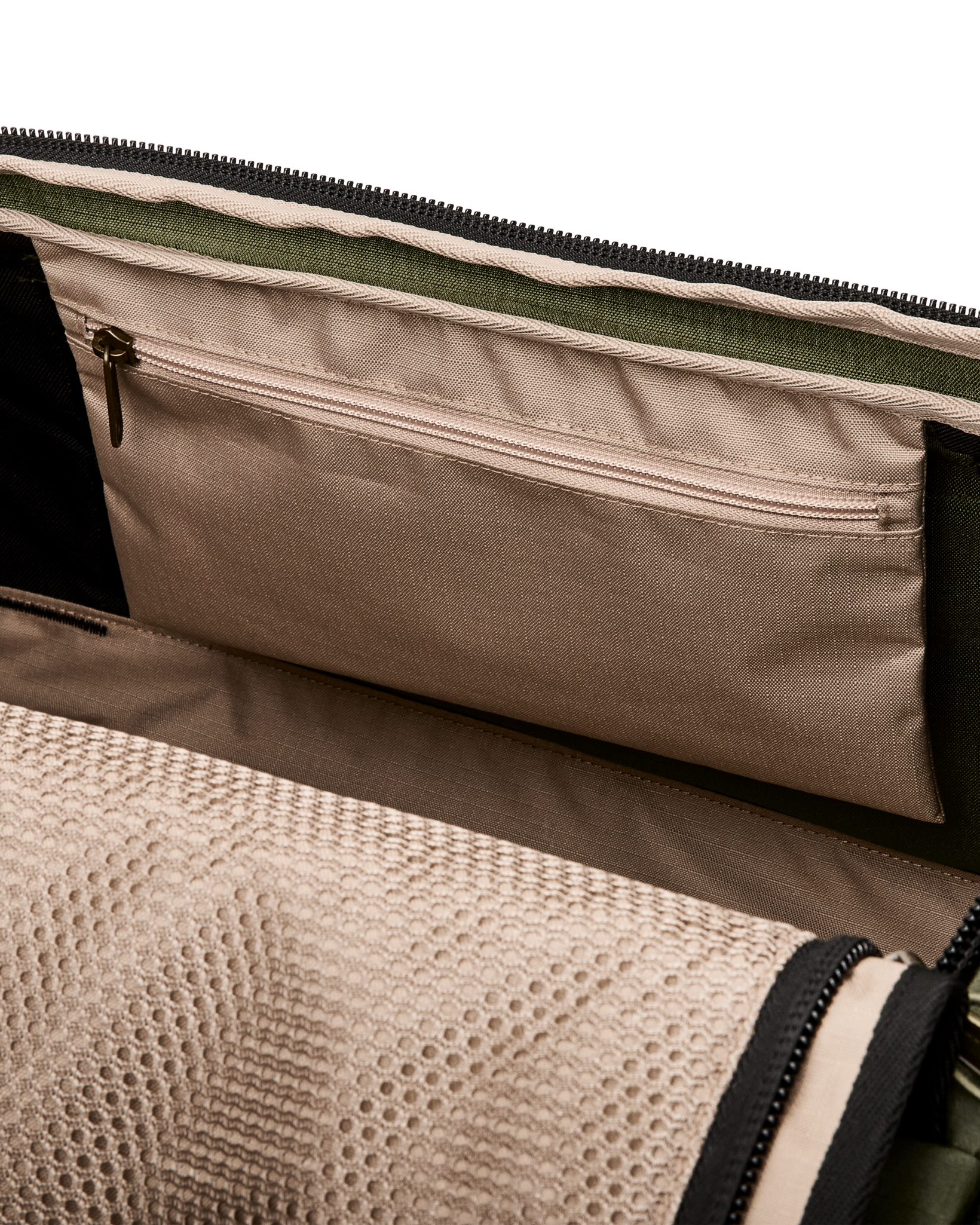 Alternate view of the Filson All-Weather Medium Duffle - Olive / Black / Covert