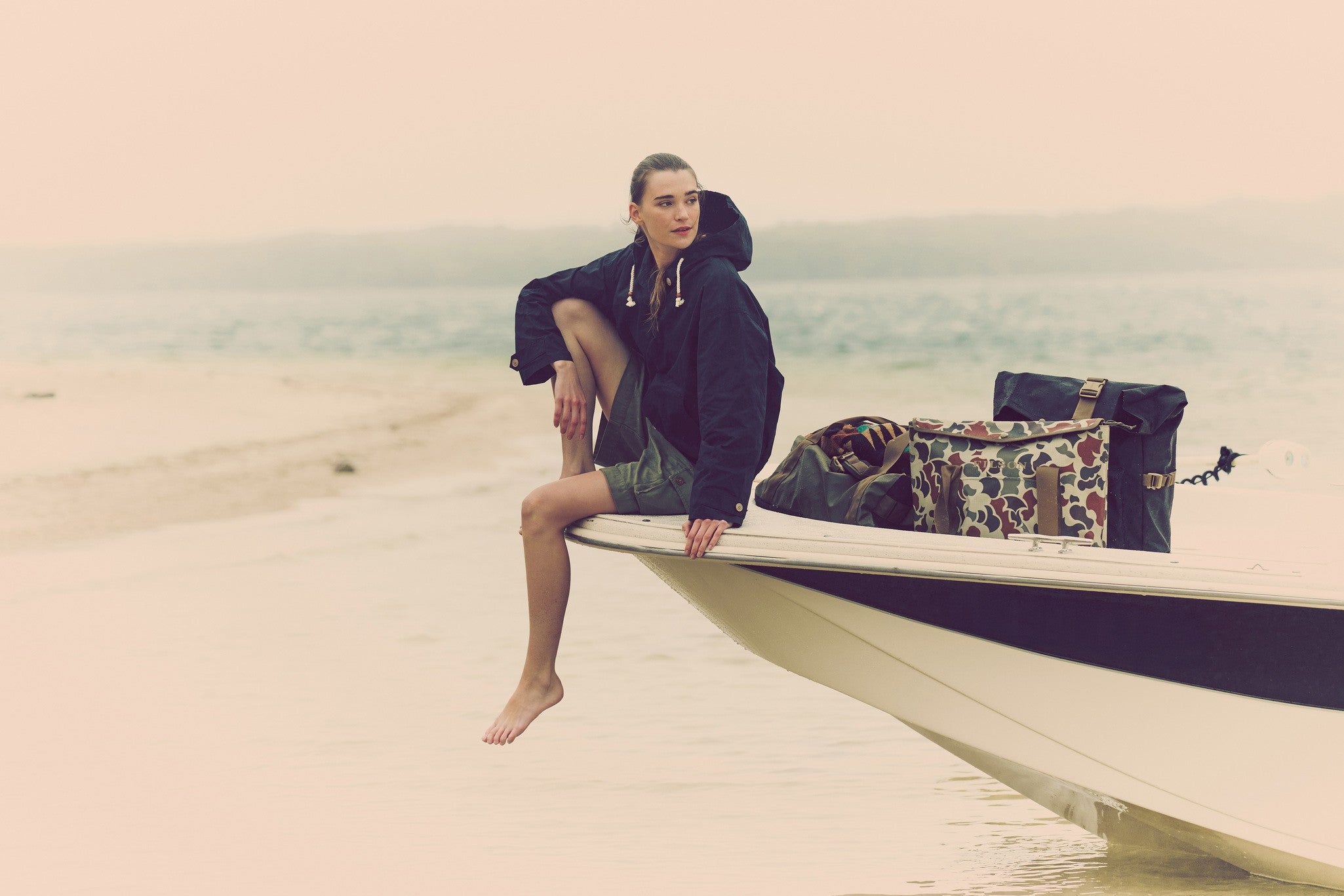 Women's Ranger Hooded Popover - Navy | Filson