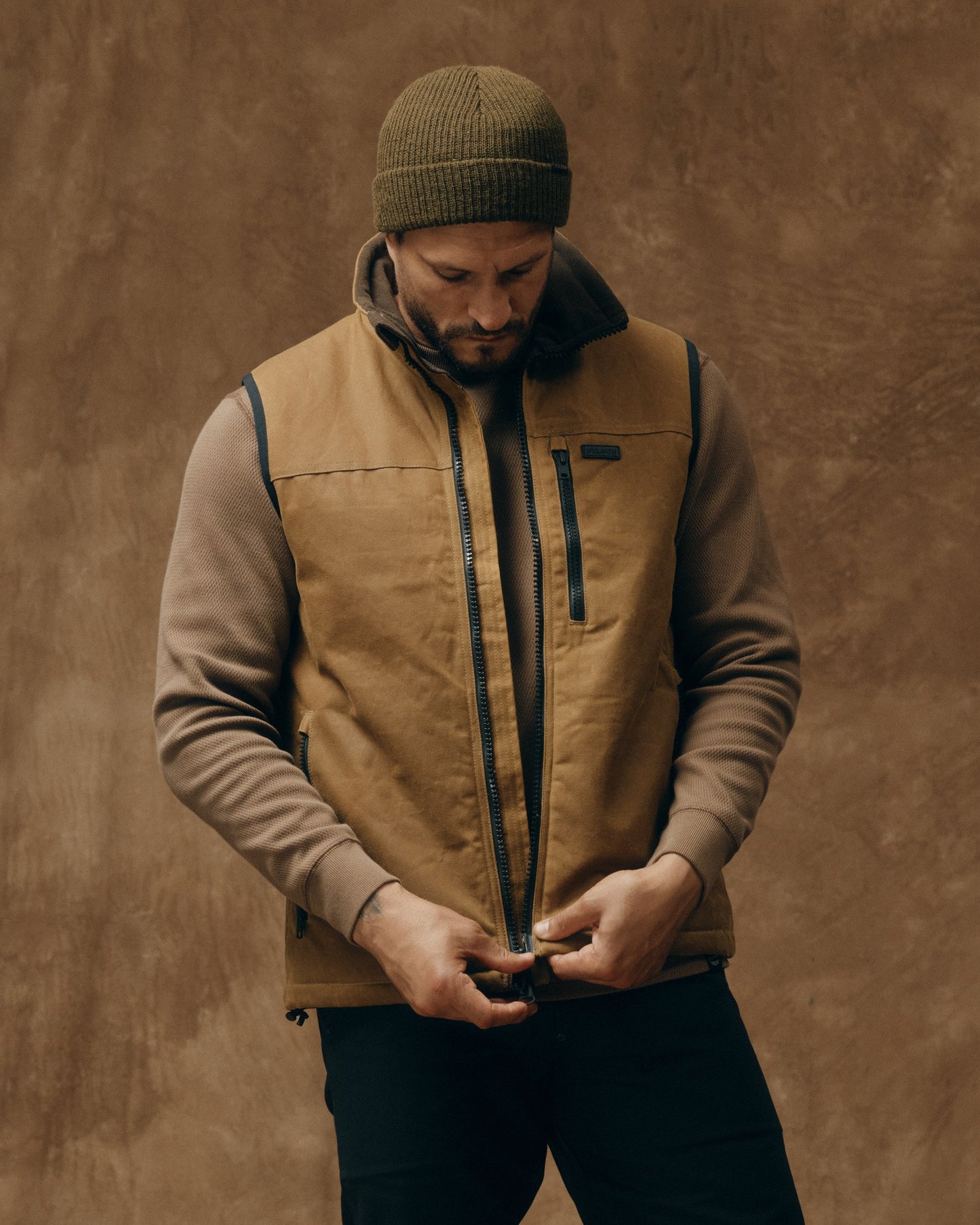 Christopher is 5'10" wearing a size Medium