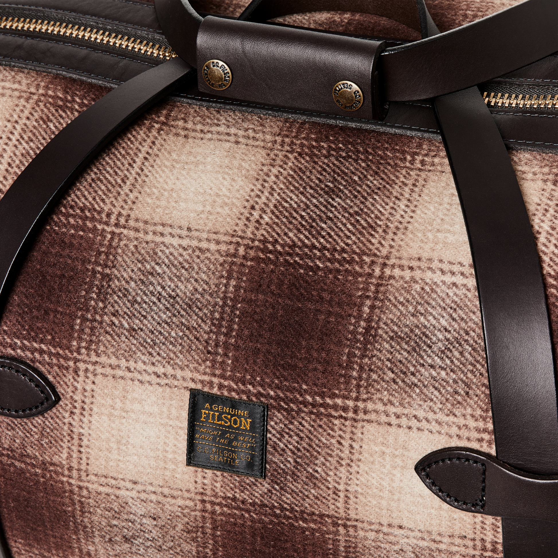 Alternate view of the Filson Medium Mackinaw Wool Duffle - Brown / Tan Ombre