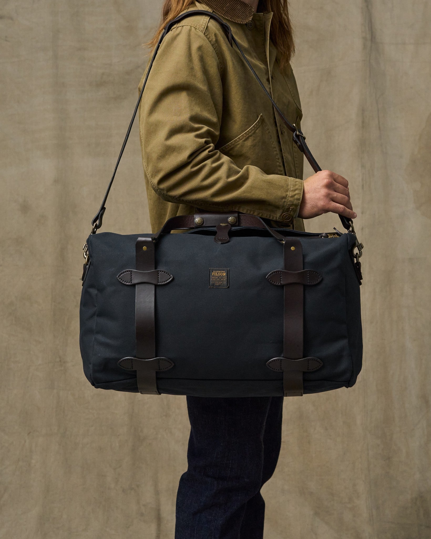 Medium Rugged Twill Duffle Bag | Filson