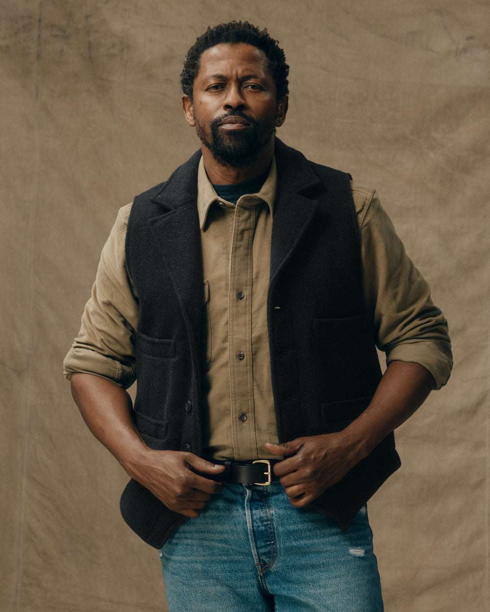 Filson Men's Western Vest in Charcoal