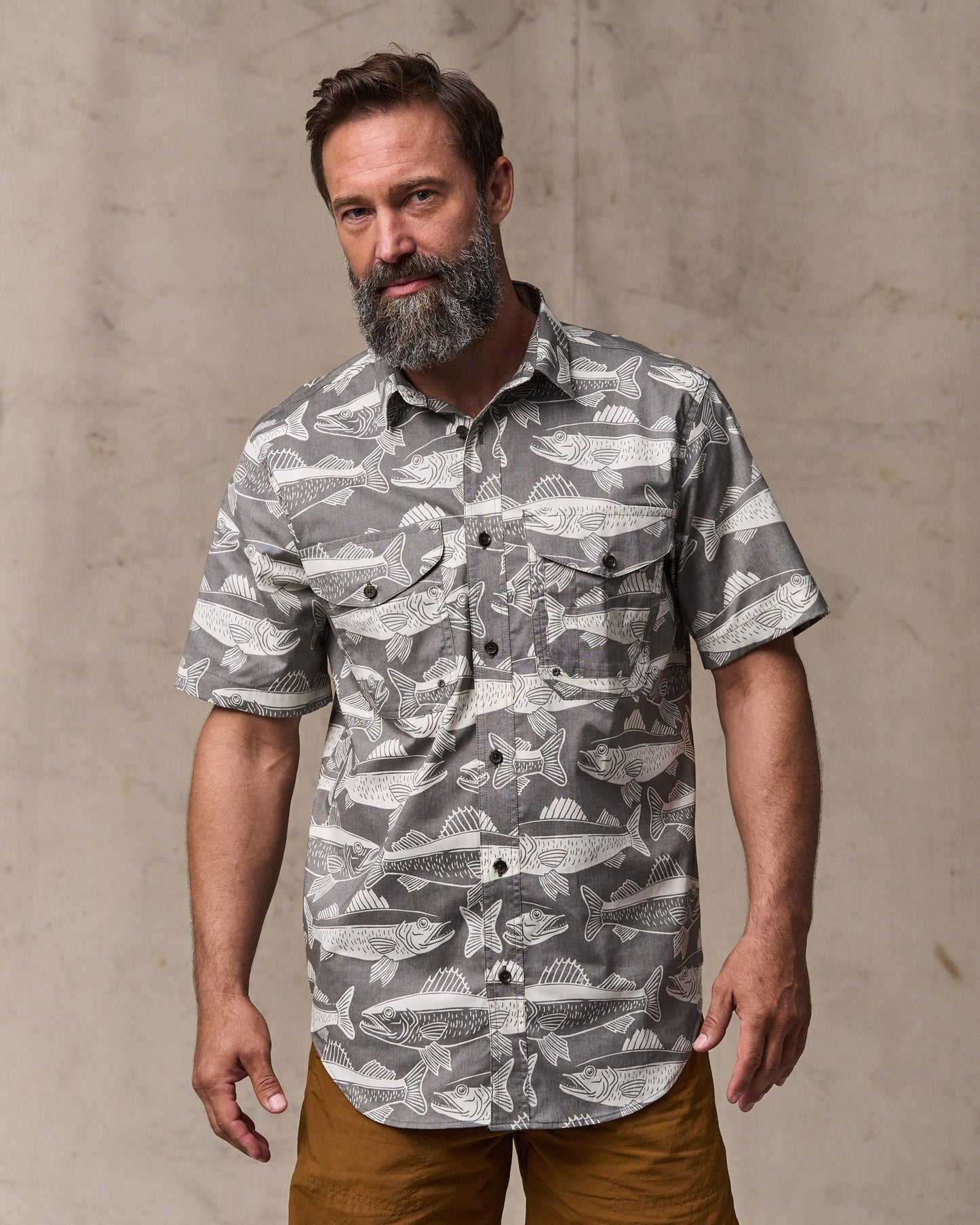 image of a model wearing Filson's Twin Lakes Short Sleeve Sport Shirt - Beluga / Print|Model is 6'1" wearing a size medium
